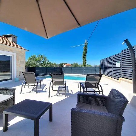 Lili By Interhome Vakantiehuis Marina